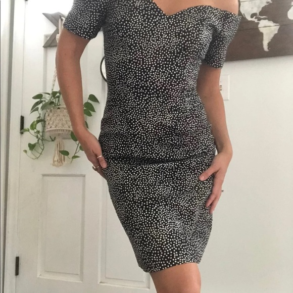 All that jazz 90s off the shoulder formal dress - Picture 3 of 6